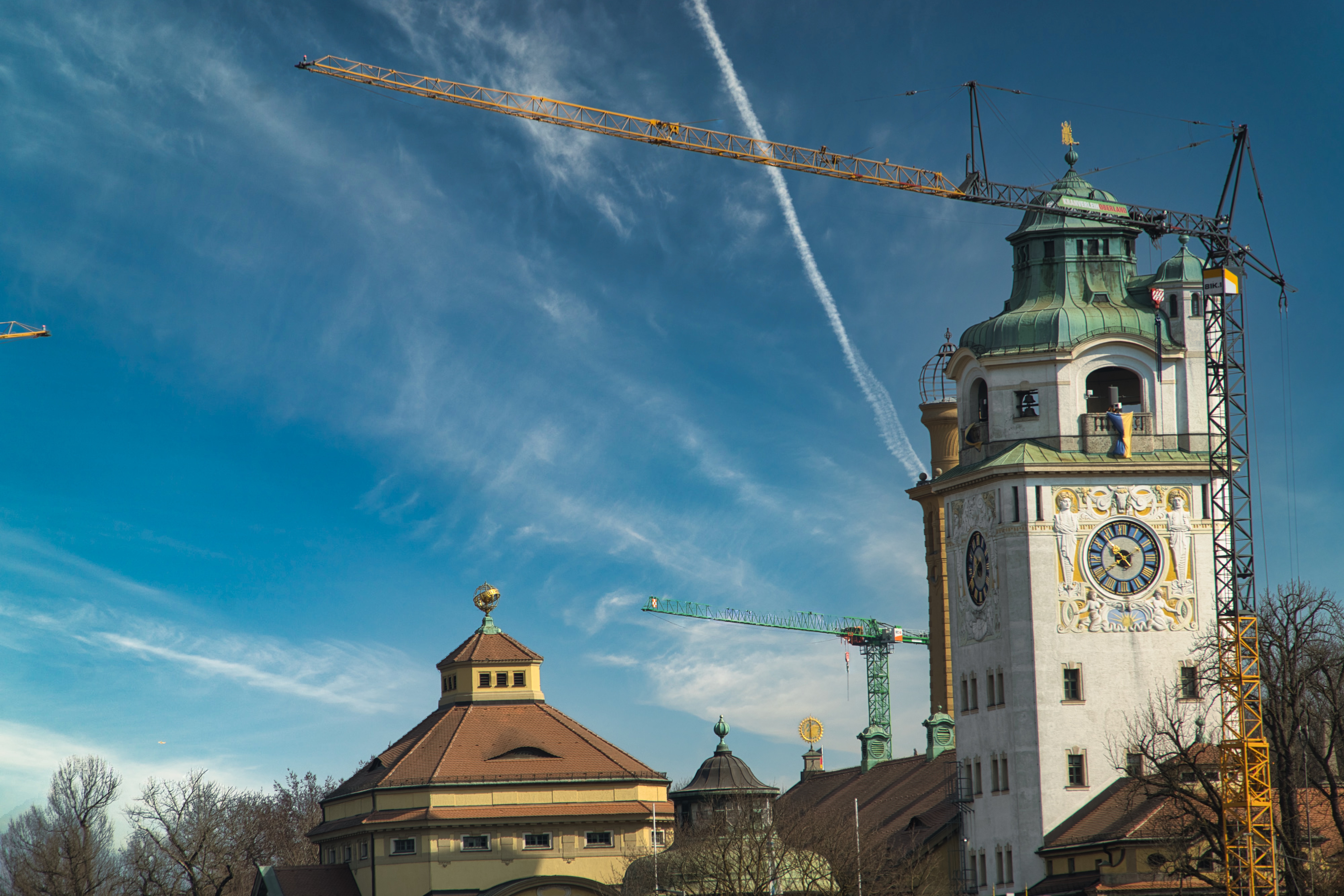 2x Liebherr 81K.1 in der Münchner Innenstadt
