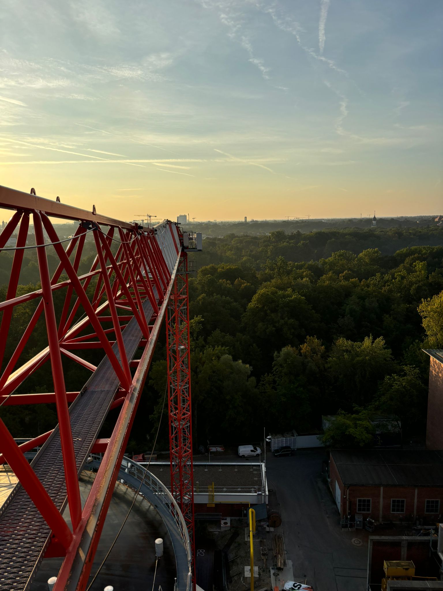 Demontage Liebherr 202 ECB in München Sendling