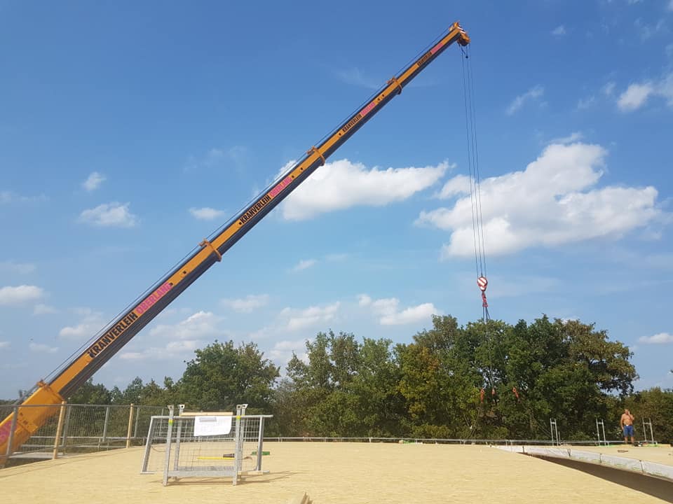Montage einer Turnhalle in München