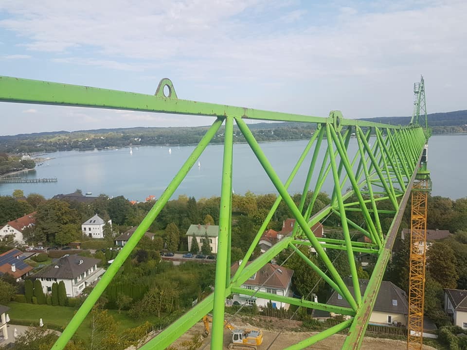 Liebherr 140 EC-H Litronic in Starnberg