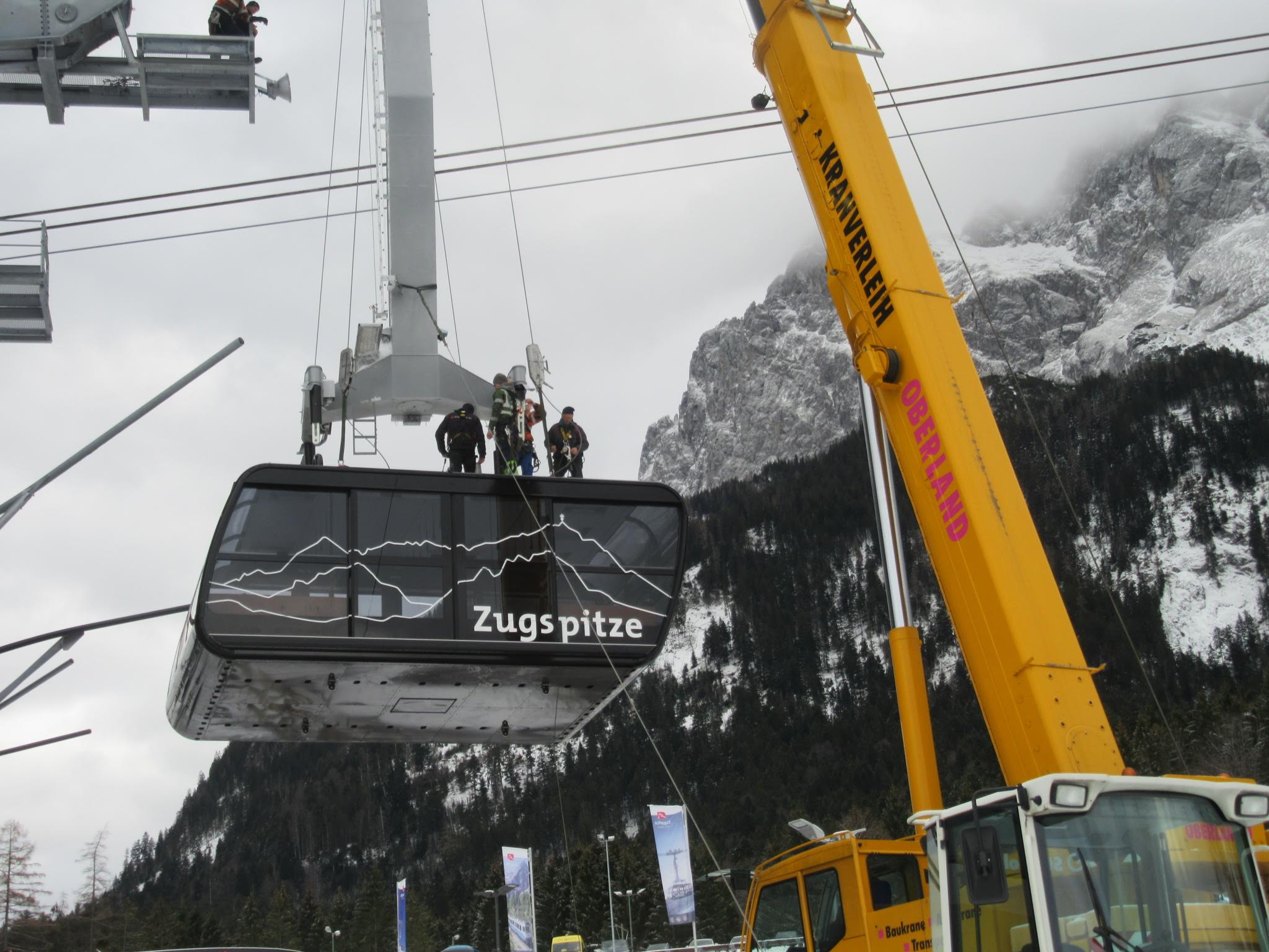 Montage der Zugspitzbahn-Kabine